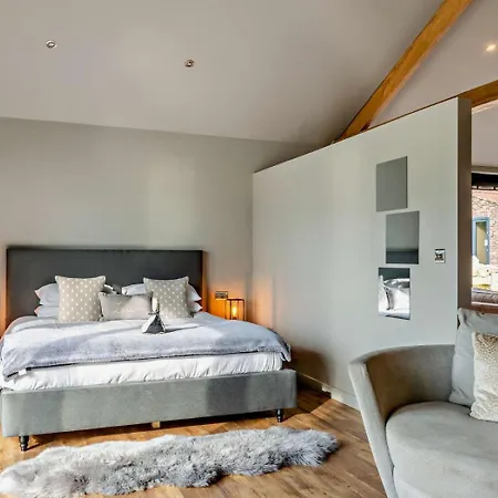 1 Bed In Leeds Oc-89862 *