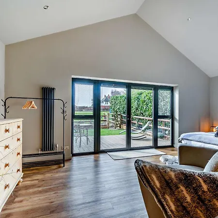 1 Bed In Leeds 89862 Prázdninový dům